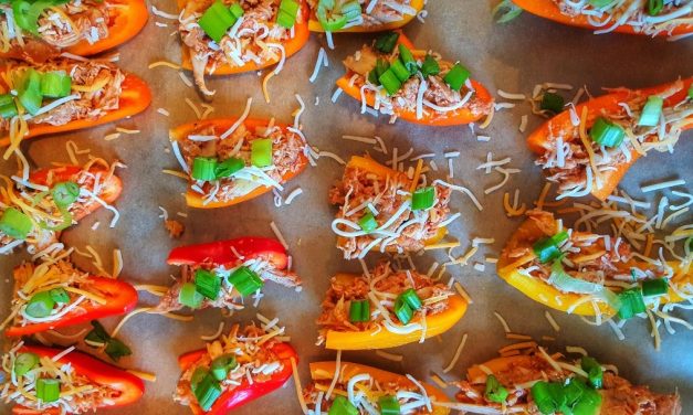 Low Carb Mini Bell Pepper Chicken Nachos